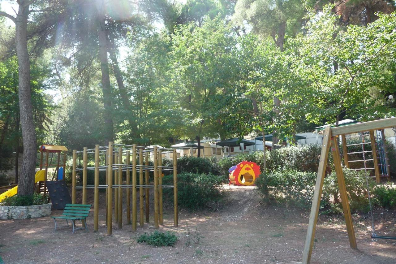 Happy Camp Mobile Homes In Camping Villaggio Internazionale San Menaio Eksteriør bilde